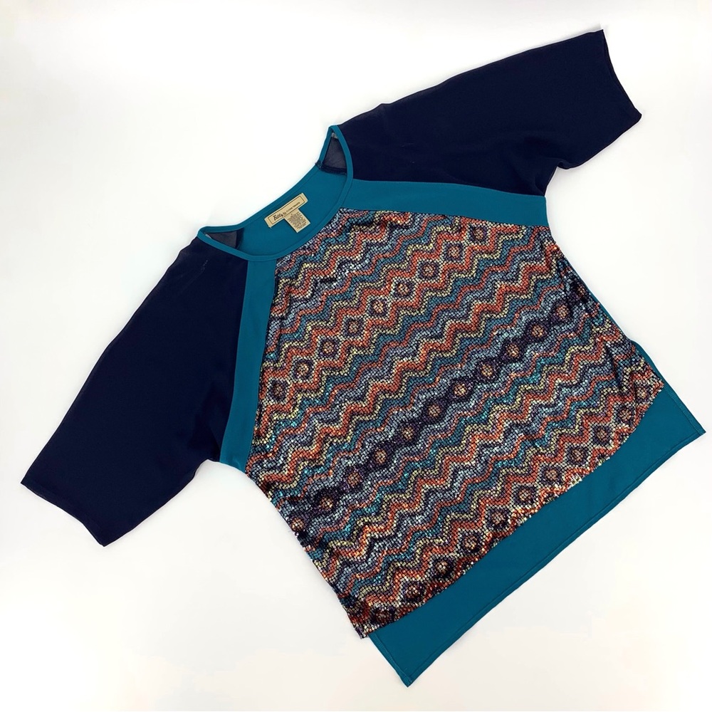 Billy by Flying Tomato Navy and Teal Sheer Sequin Front Shirt Sleeve Top, Small
